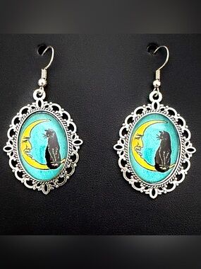 Gothic Black Cat on the Moon Dangle Earrings 🐈‍⬛🌙